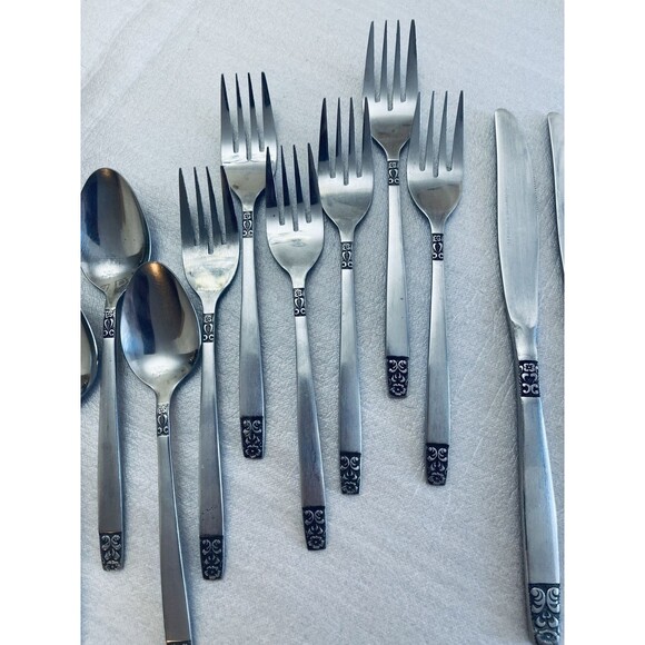 Vtg Rogers Korea DANESMORE Stainless Flatware 12 Pieces Floral Rose Replacement - Picture 5 of 12